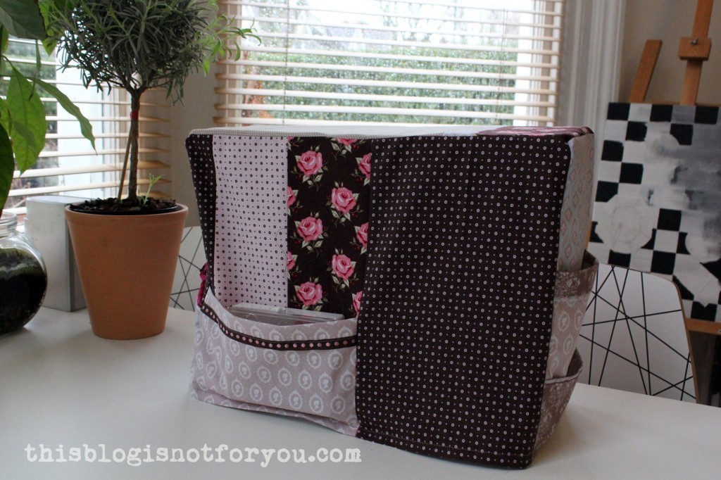 sewing machine cover by thisblogisnotforyou.com