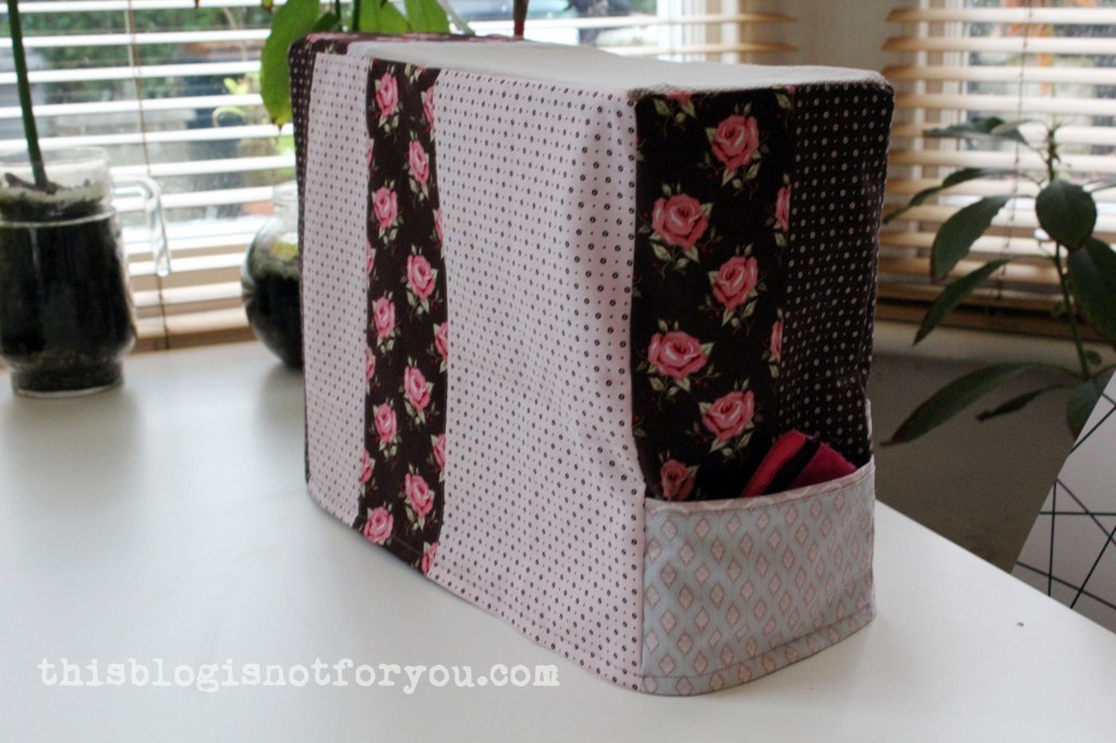 sewing machine cover by thisblogisnotforyou.com